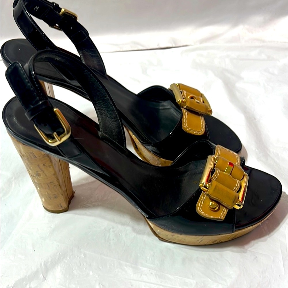 Stuart Weitzman Patent Leather Elegant Black and Tan Heels with Open Toe Design